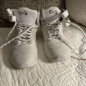 Size 9 Nfinity Titans. Worn 5 times.